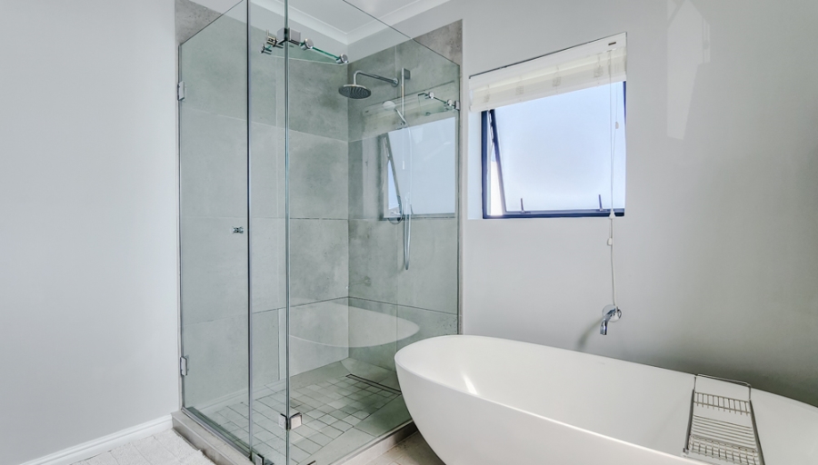To Let 3 Bedroom Property for Rent in Protea Heights Western Cape